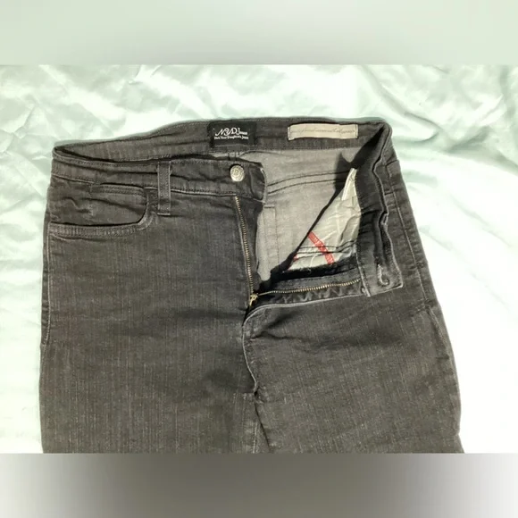 NYDJ Black Stretch Straight Leg Jeans Size 4 - Picture 3 of 9
